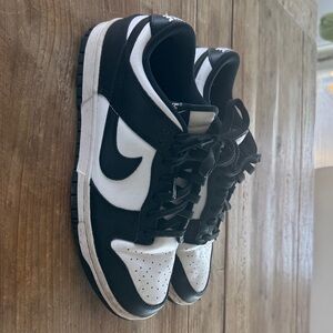 Nike Classic Black and White Low-Tops